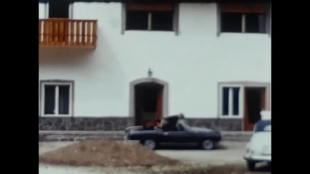 Canazei Itália Maio 1960 Edifícios Canazei Para Ficar Nas Montanhas — Vídeo de Stock