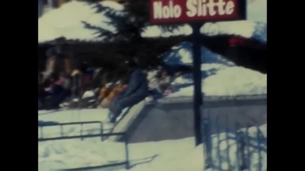 Trentino Italia Noviembre 1980 Cabaña Montaña Con Nieve Trentino Los — Vídeos de Stock