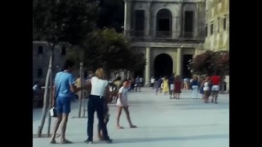 Napoli, İtalya Haziran 1980: San Francesco da Paola Sığınağı 80 'lerde turistlerle