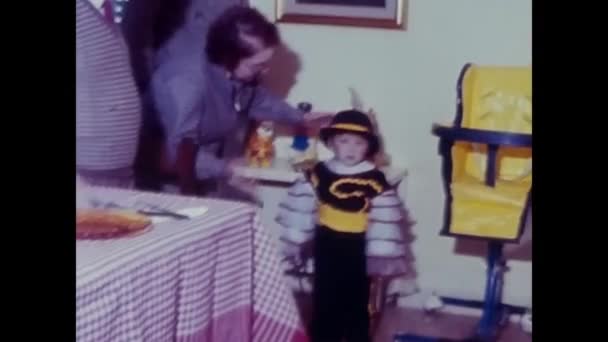 Palermo Italy February 1970 Family Lunch Carnival Masked Child 70S — Stock Video
