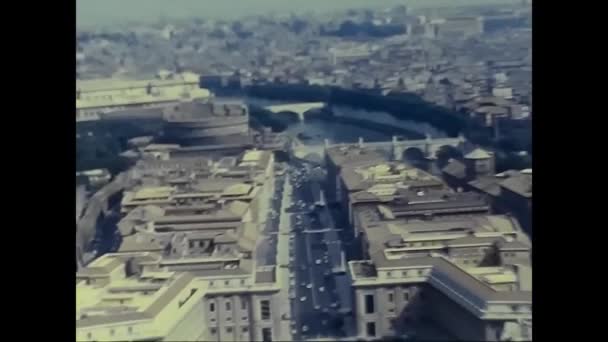 Roma Italia Aprile 1970 Veduta Della Piazza Vaticana Con Pullman — Video Stock