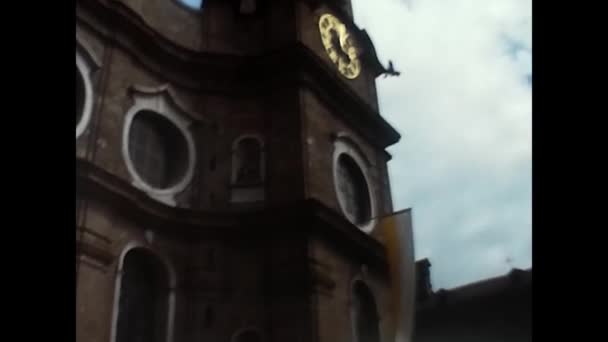 Innsbruck Austria Μάιος 1970 Άποψη Μιας Εκκλησίας Και Του Εσωτερικού — Αρχείο Βίντεο