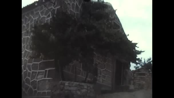 疯狂的 西班牙式的1970年6月 70年代狂暴的山居 — 图库视频影像