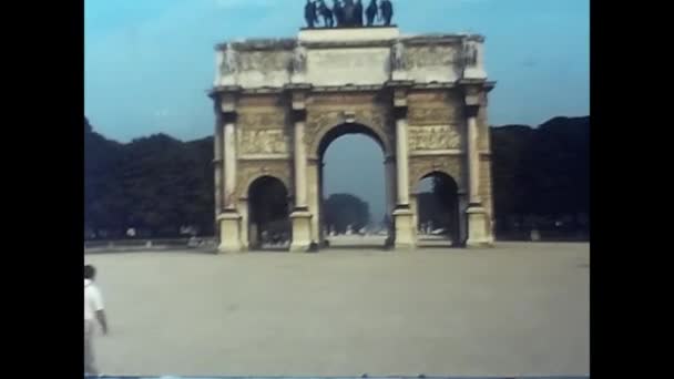 Parigi France May 1970 View Arc Triomphe France 70S — Video Stock