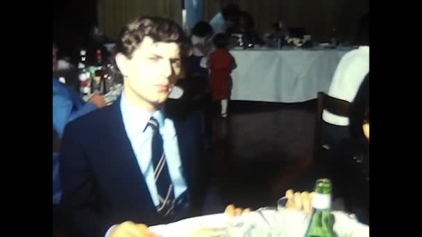 Палермо Италия Май 1980 Люди Едят Общаются Отпраздновать Первое Причастие — стоковое видео