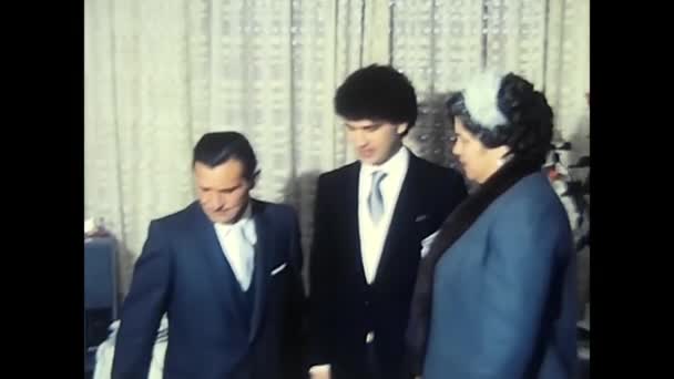 Palermo Italy December 1980 Relatives Congratulate Groom Wedding Day 80S — Stockvideo