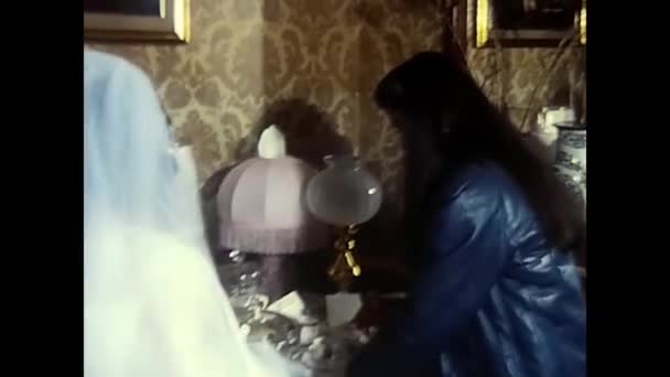 Palermo Italy December 1980 Relatives Congratulate Bride 80S — Stockvideo