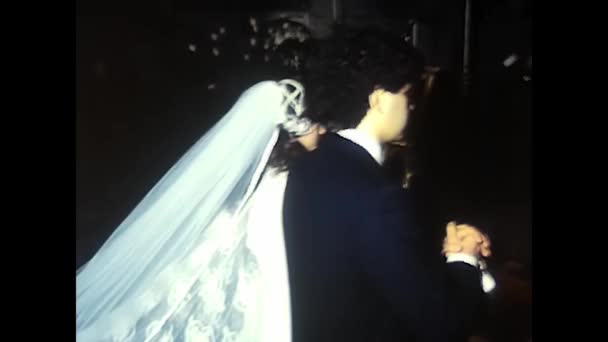 Palermo Italy December 1980 Priest Gives Communion Newlyweds Wedding 80S — Vídeos de Stock
