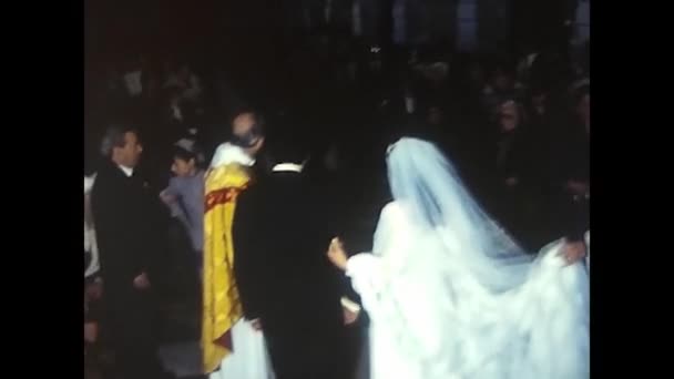 Palermo Włochy Grudzień 1980 Panna Młoda Pan Młody Podczas Ceremonii — Wideo stockowe