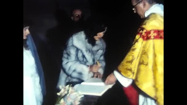 Palermo Italy December 1980 Bride Groom Sign Church Wedding 80S — Stock video
