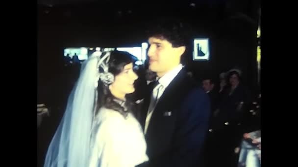 Palermo Italy December 1980 Newlyweds Dance Restaurant 80S — Stok video