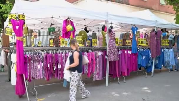 Terni Italy July 2023 Video Footage People Market Shopping Street — стоковое видео