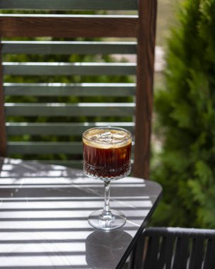 Buzlu americano kahvesi, soğuk bira, soğuk içecek..