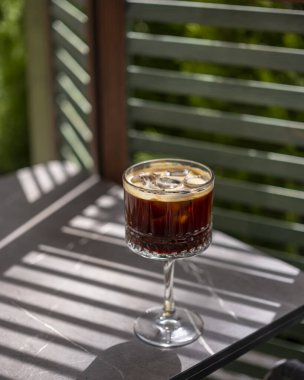 Buzlu americano kahvesi, soğuk bira, soğuk içecek..