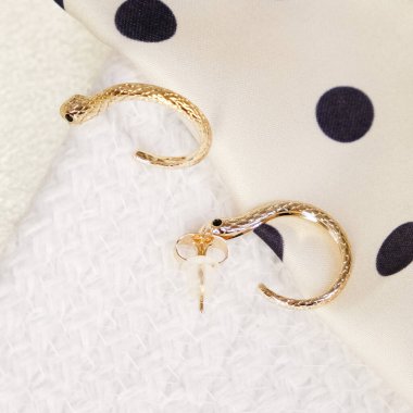 luxury gold and diamond jewelery