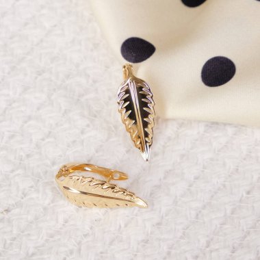 luxury gold and diamond jewelery