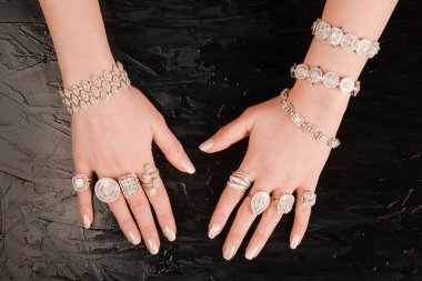 luxury gold and diamond jewelery