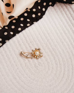 luxury gold and diamond jewelery