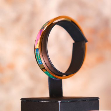 luxury gold and diamond jewelery