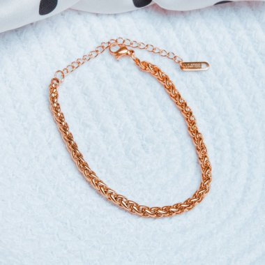 luxury gold and diamond jewelery