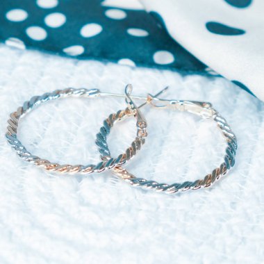 luxury gold and diamond jewelery