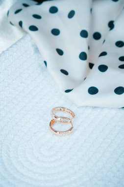 luxury gold and diamond jewelery