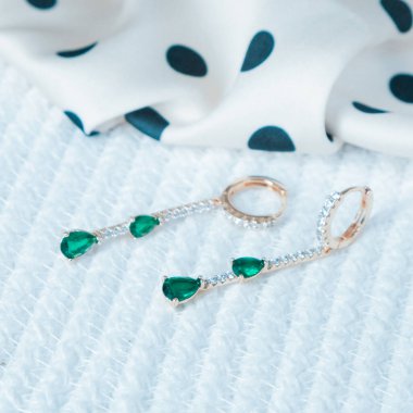 luxury gold and diamond jewelery