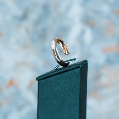 luxury gold and diamond jewelery