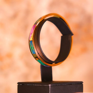 luxury gold and diamond jewelery