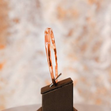 luxury gold and diamond jewelery