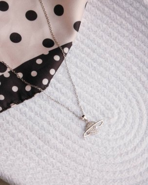 luxury gold and diamond jewelery