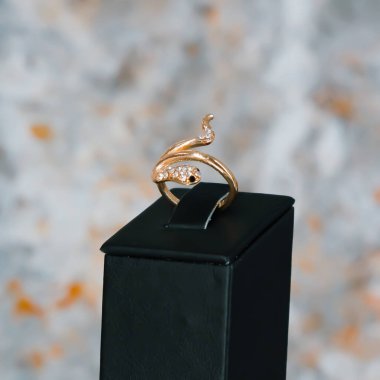 luxury gold and diamond jewelery