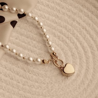 luxury gold and diamond jewelery