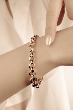 luxury gold and diamond jewelery