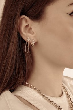 luxury gold and diamond jewelery