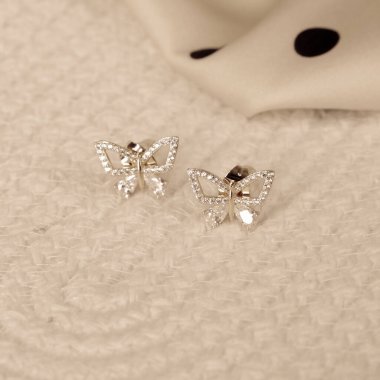 luxury gold and diamond jewelery