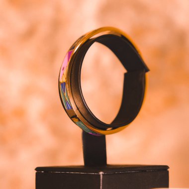 luxury gold and diamond jewelery