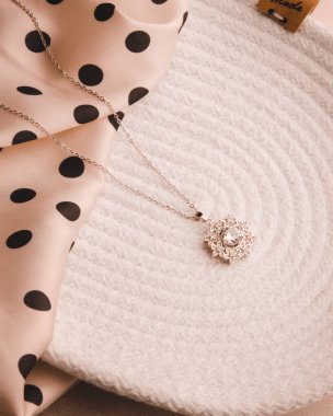 luxury gold and diamond jewelery