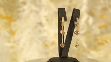 luxury gold and diamond jewelery