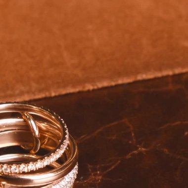 luxury gold and diamond jewelery