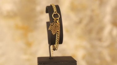 luxury gold and diamond jewelery