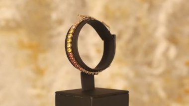 luxury gold and diamond jewelery
