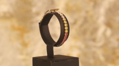luxury gold and diamond jewelery