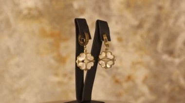 luxury gold and diamond jewelery