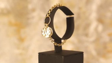 luxury gold and diamond jewelery