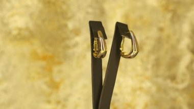 luxury gold and diamond jewelery