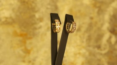 luxury gold and diamond jewelery