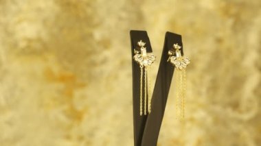 luxury gold and diamond jewelery