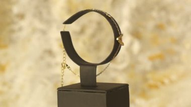 luxury gold and diamond jewelery