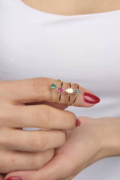 ювелирные изделия из золота и бриллиантов